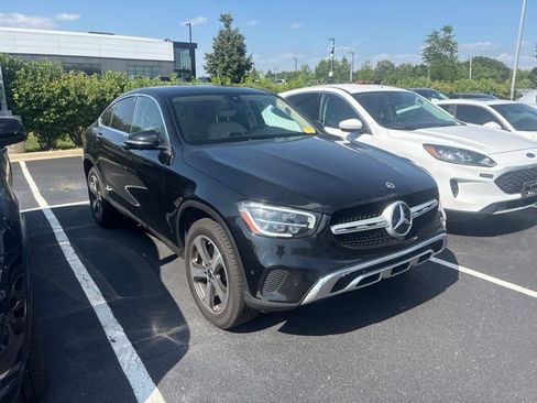 Used 2021 Mercedes-Benz GLC 300 4MATIC Coupe image 3