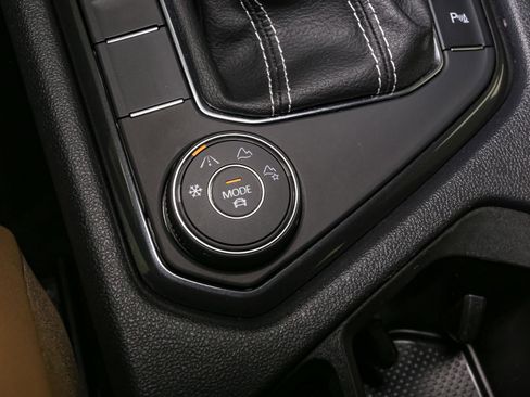 Certified 2023 Volkswagen Tiguan SE R-Line image 38