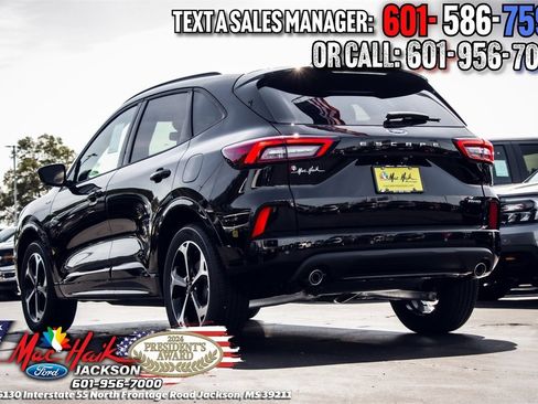 Used 2023 Ford Escape ST-Line Elite w/ Premium Technology Package image 4