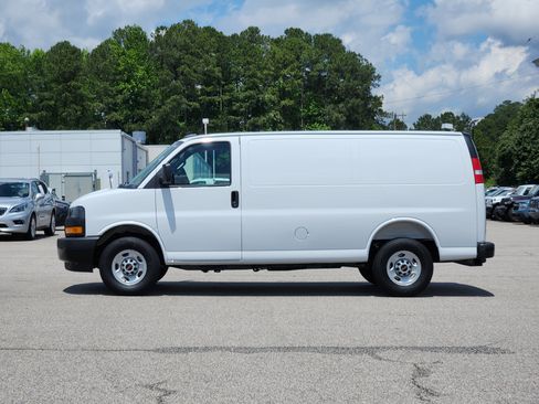 Used 2025 GMC Savana 2500 w/ Driver Convenience Package image 4