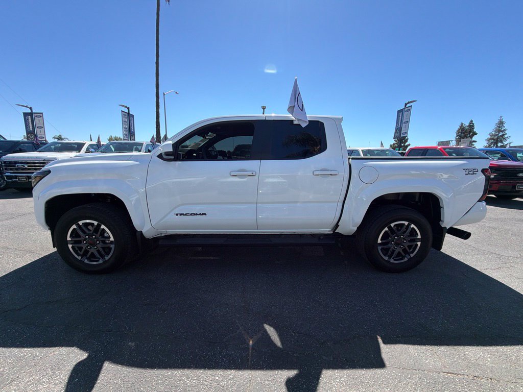 Used 2025 Toyota Tacoma 4x4 Double Cab image 7