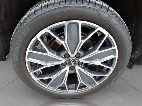 Used 2025 Audi Q5 Premium Plus w/ Premium Plus AWD/4WD image 7