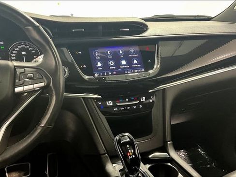 Used 2023 Cadillac XT6 Sport image 9