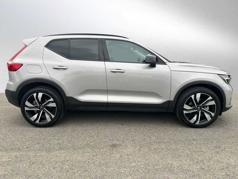 Used 2025 Volvo XC40 B5 Plus w/ Climate Package image 2