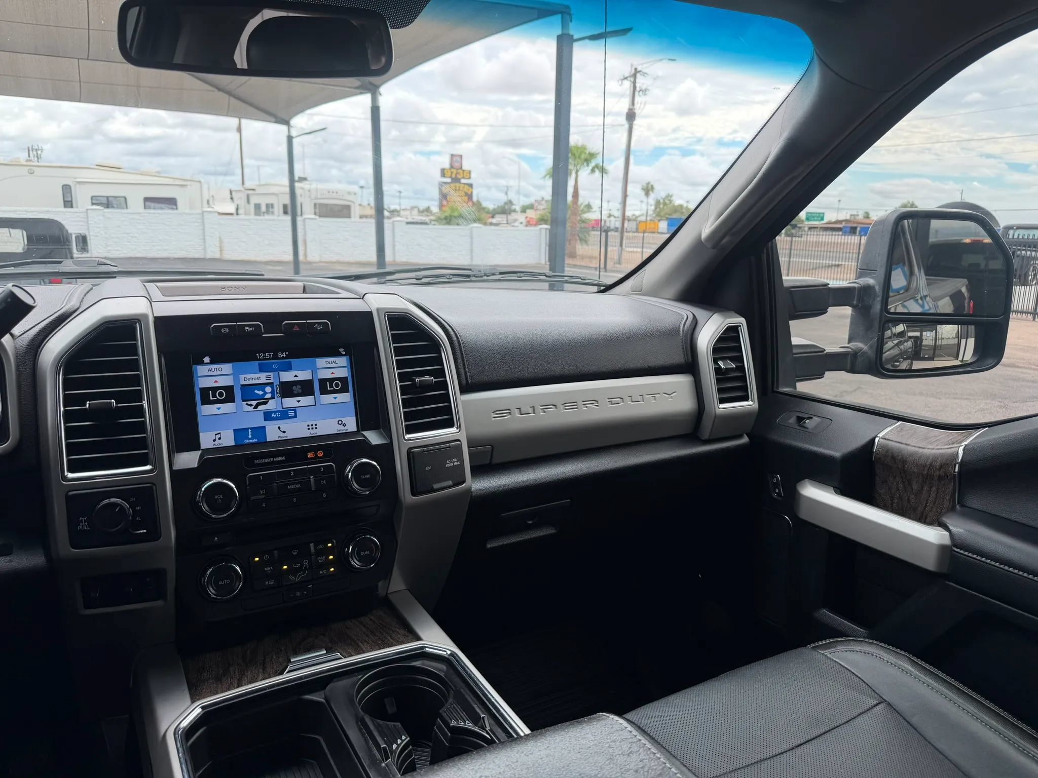 Used 2018 Ford F350 Lariat AWD/4WD image 27