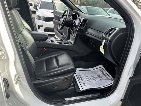 Certified 2022 Jeep Grand Cherokee Limited image 24