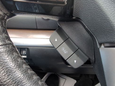 Used 2017 Subaru Outback 2.5i Touring w/ Popular Package #5A image 21