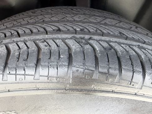 Used 2020 Jeep Cherokee Limited w/ Technology Group image 35