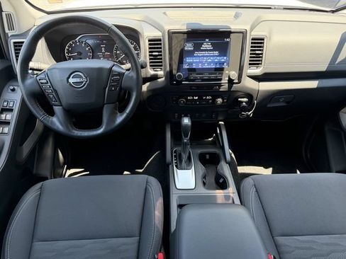 Used 2024 Nissan Frontier SV w/ SV Convenience Package RWD image 14