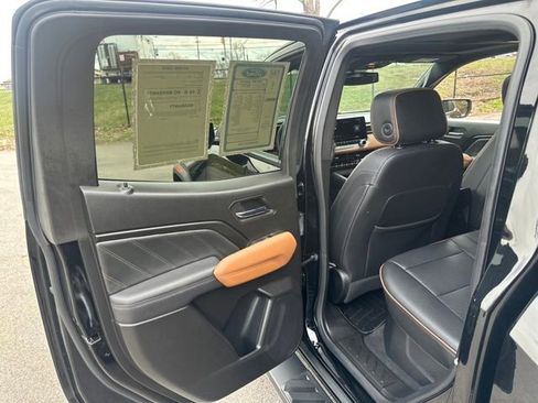 Used 2024 GMC Canyon AT4 w/ AT4 Premium Package image 36