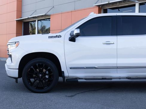 Used 2023 Chevrolet Silverado 1500 High Country w/ Technology Package AWD/4WD image 9