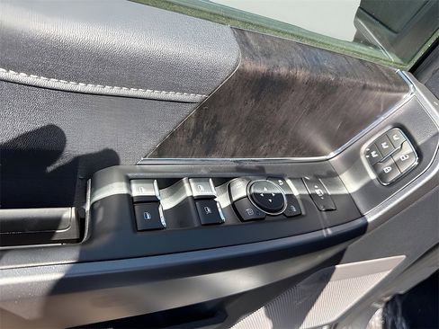 New 2025 Ford F350 Lariat w/ Chrome Package image 17