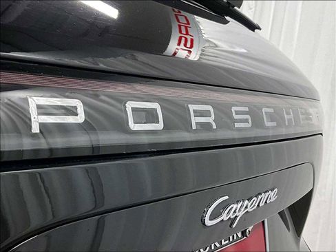 Used 2021 Porsche Cayenne image 34