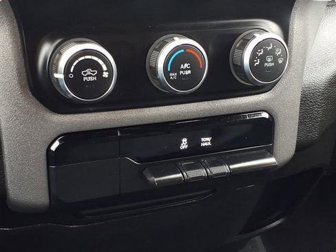 Used 2019 RAM 1500 Tradesman AWD/4WD image 14