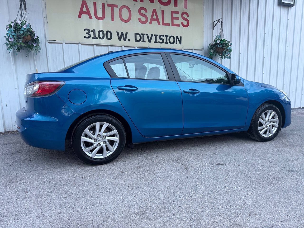 Used 2012 MAZDA MAZDA3 i Grand Touring w/ Tech Pkg FWD image 3