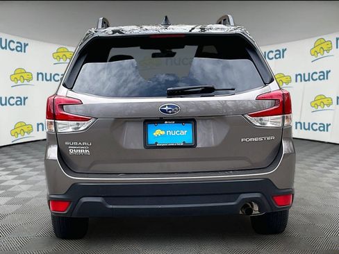 Used 2024 Subaru Forester Premium image 5