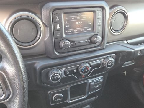 Used 2021 Jeep Wrangler Unlimited Sport AWD/4WD image 26
