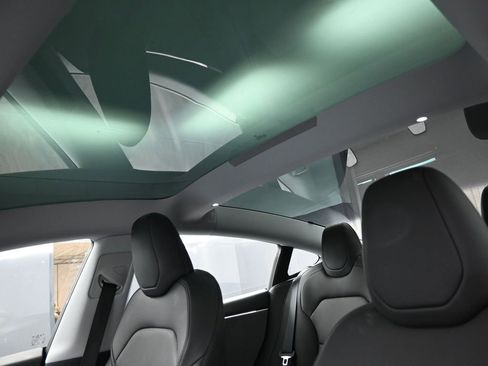 Used 2025 Tesla Model 3 Long Range image 18