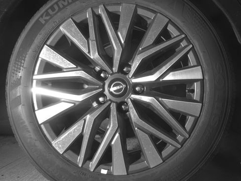 Used 2025 Nissan Altima 2.5 SV FWD image 15