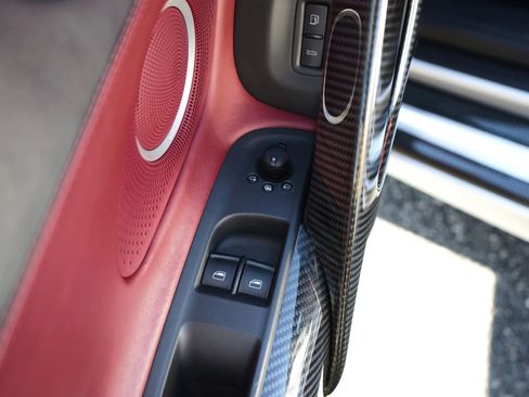 Used 2011 Audi R8 V10 image 22