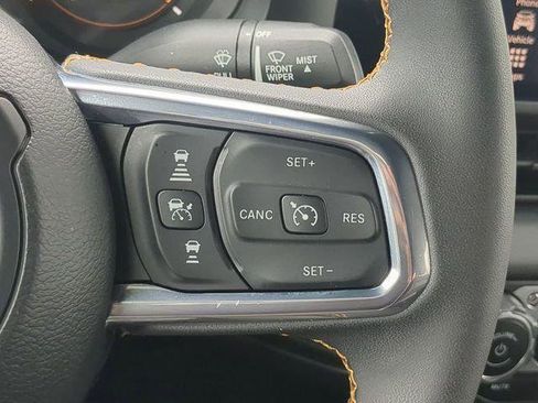 Certified 2024 Jeep Wrangler Unlimited Sahara w/ Technology Group AWD/4WD image 30