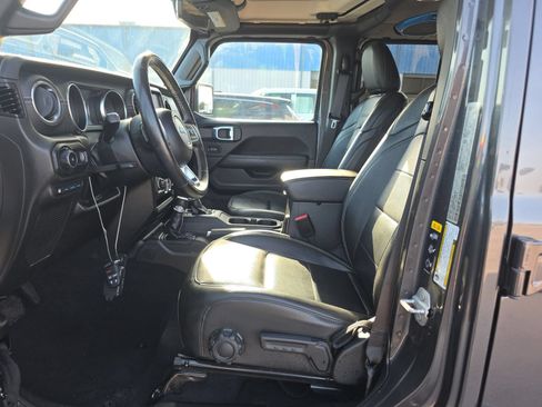 Used 2023 Jeep Wrangler Unlimited Sahara w/ Cold Weather Group AWD/4WD image 3