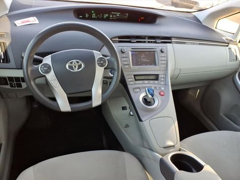 Used 2013 Toyota Prius Three image 8