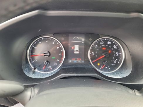 Used 2022 Toyota RAV4 XLE image 13