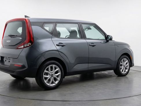Used 2025 Kia Soul LX w/ LX Technology Package image 9