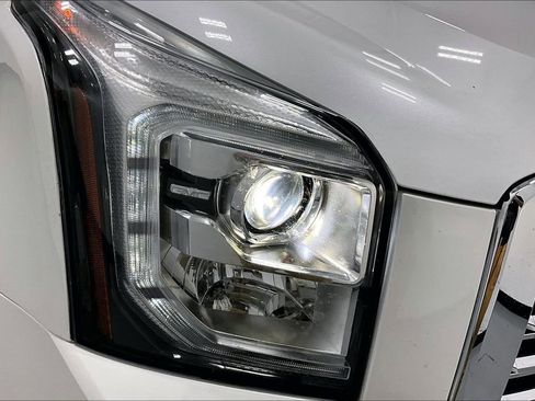 Used 2020 GMC Yukon Denali AWD/4WD image 35