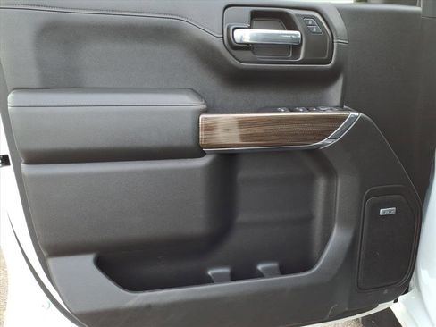 Used 2020 Chevrolet Silverado 1500 RST image 11