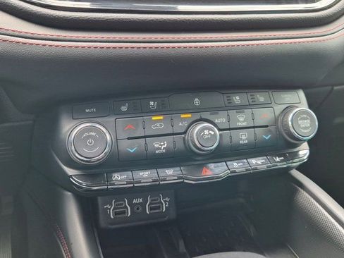 Used 2025 Dodge Durango GT AWD/4WD image 22