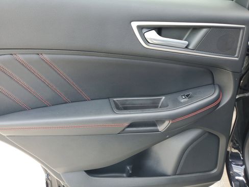 Used 2022 Ford Edge ST-Line image 29