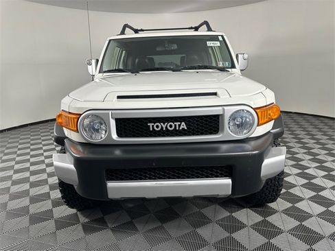 Used 2014 Toyota FJ Cruiser Base w/ Upgrade Package image 13