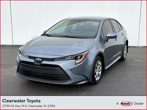 Used 2025 Toyota Corolla LE FWD image 1