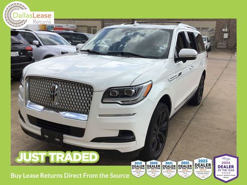 Used 2022 Lincoln Navigator Reserve image 1