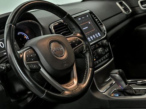 Used 2020 Jeep Grand Cherokee Altitude image 15