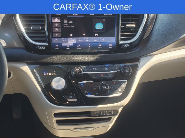 Used 2024 Chrysler Pacifica Touring-L FWD image 25