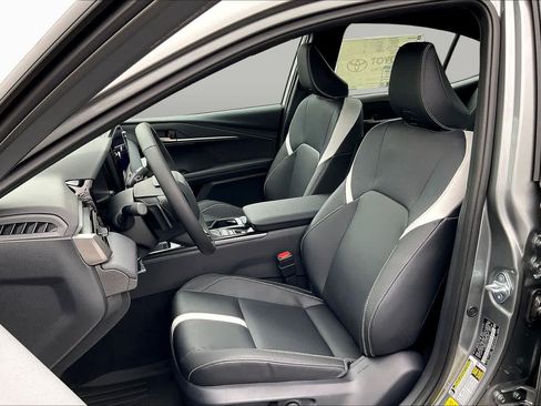 New 2026 Toyota Camry SE FWD image 9