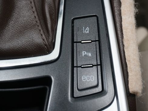 Used 2015 Cadillac SRX Luxury w/ Driver Awareness Package image 22