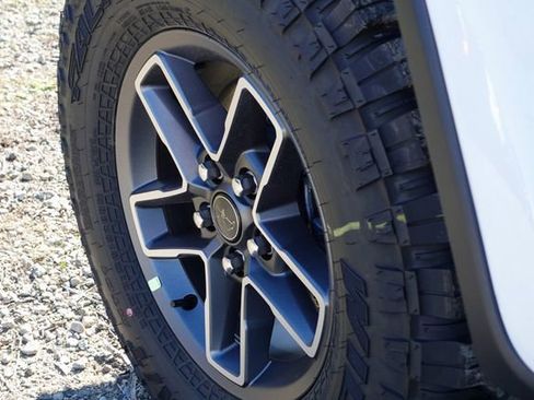 New 2026 Jeep Gladiator Mojave image 13