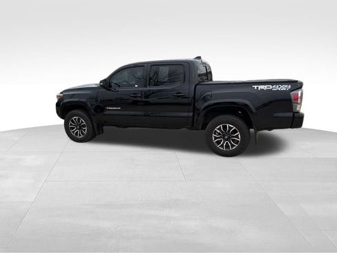 Used 2022 Toyota Tacoma TRD Sport image 9
