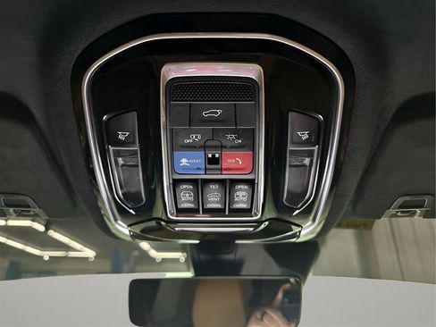 Used 2022 Jeep Grand Cherokee Summit AWD/4WD image 15