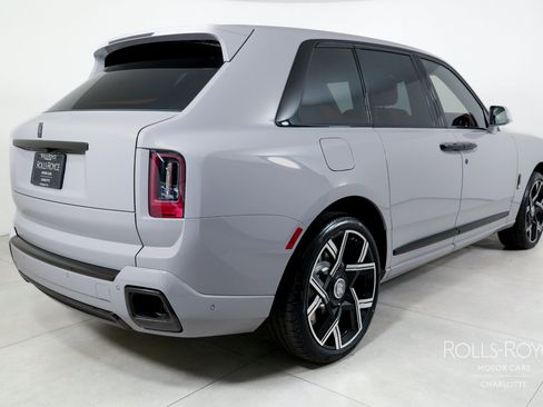 New 2027 Rolls-Royce Cullinan Black Badge AWD/4WD image 2