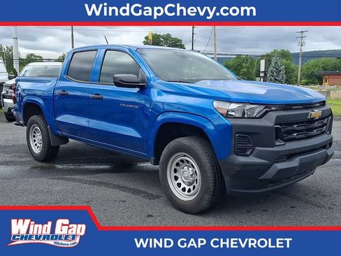 Used 2023 Chevrolet Colorado W/T w/ Advanced Trailering Package AWD/4WD image 1