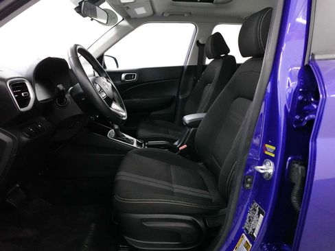 Used 2023 Hyundai Venue SEL image 12