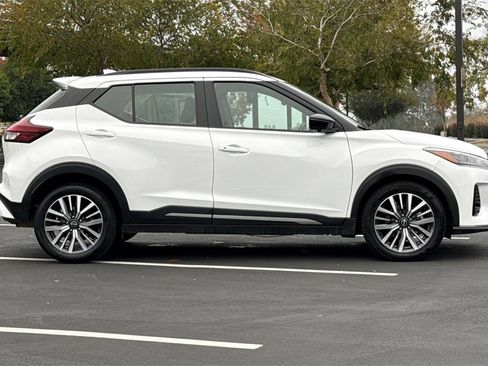 Used 2024 Nissan Kicks SR image 8