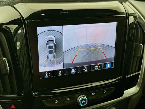 Used 2023 Chevrolet Traverse RS AWD/4WD image 13