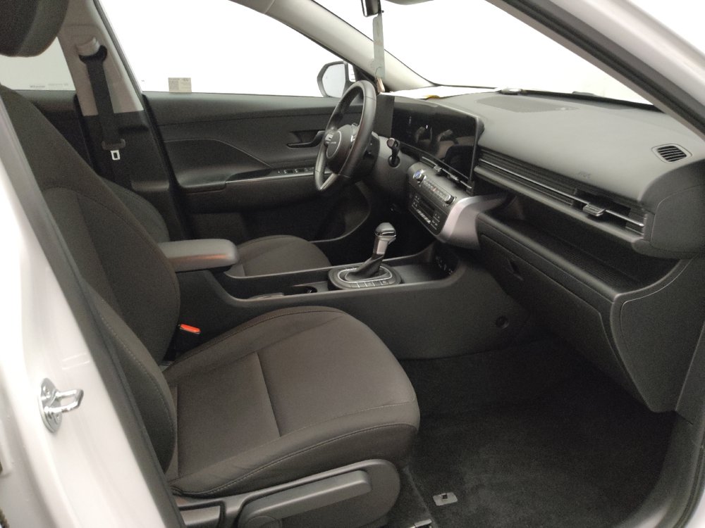 Used 2025 Hyundai Kona SEL FWD image 21
