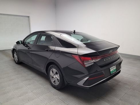 Used 2024 Hyundai Elantra SE FWD image 5